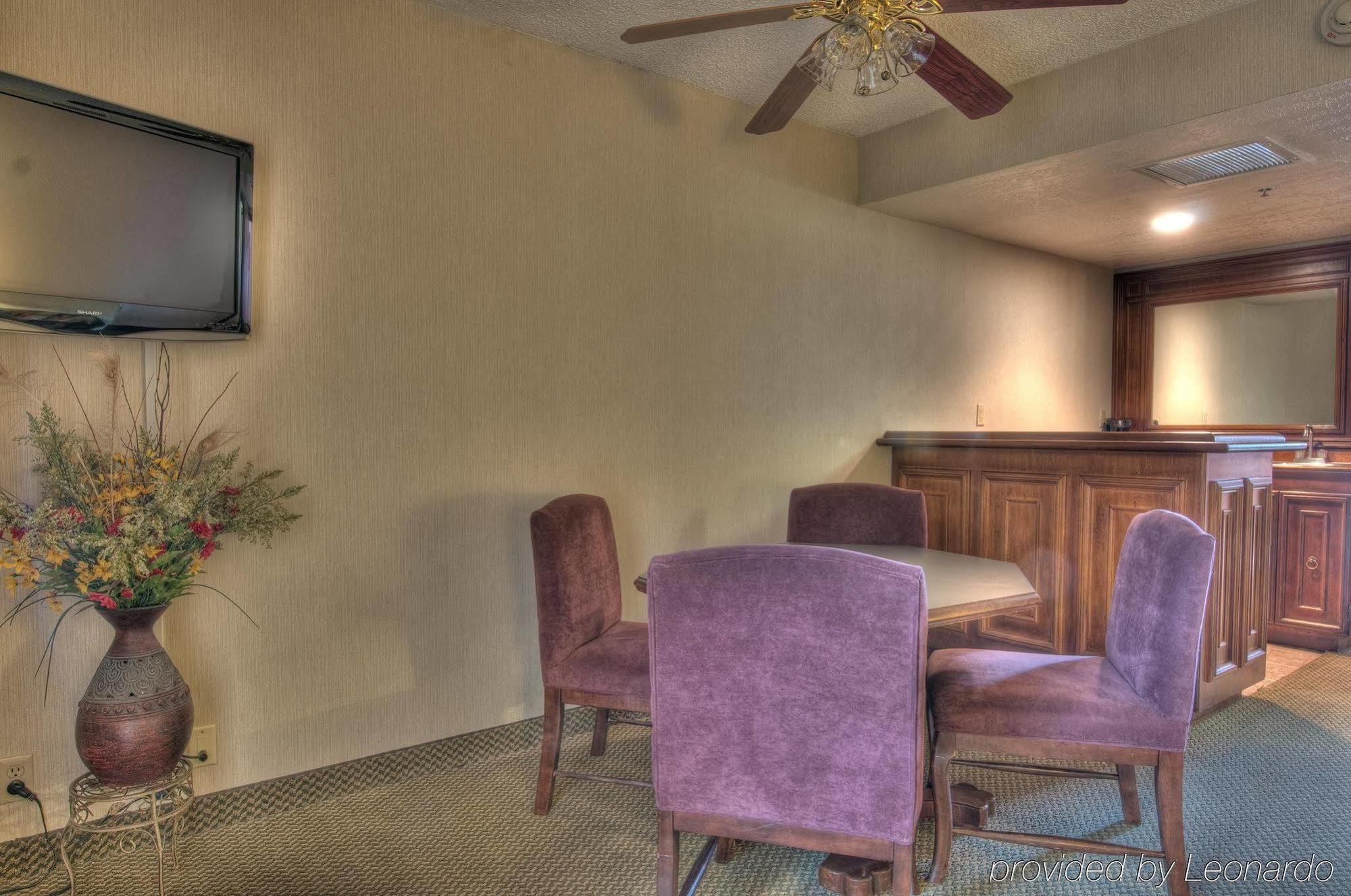 Mcm Elegante Suites Abilene Exterior photo